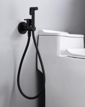 Chuveiro higiénico preto Munich com misturadora água quente fria instalado