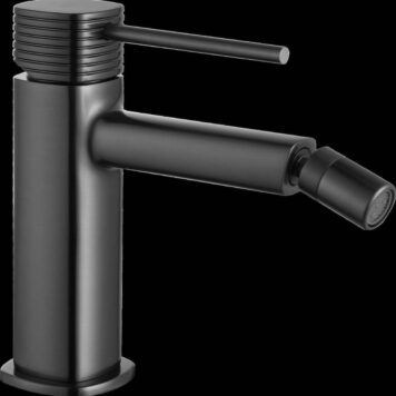 Torneira bidé Imex série Firenze em acabamento black gun metal com fundo preto.