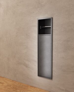 Nicho de encastrar para porta-escovas Egean 17x60cm em Black Gun Metal PVD instalado na parede.